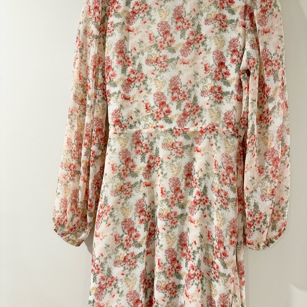 Lush Cream Long Sleeve Dress with Floral Design - Picture 4 of 9